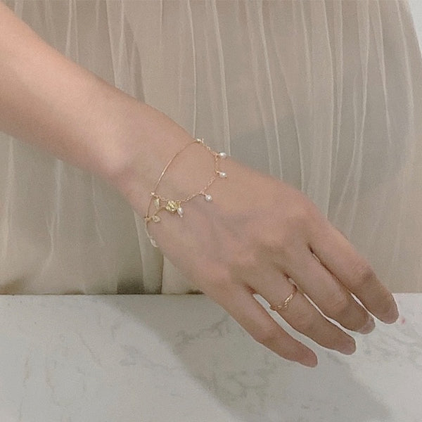 Asymmetrical Pearl Rose Bracelet